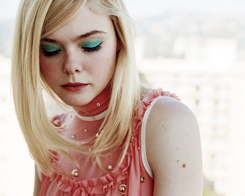 El Fanning elle