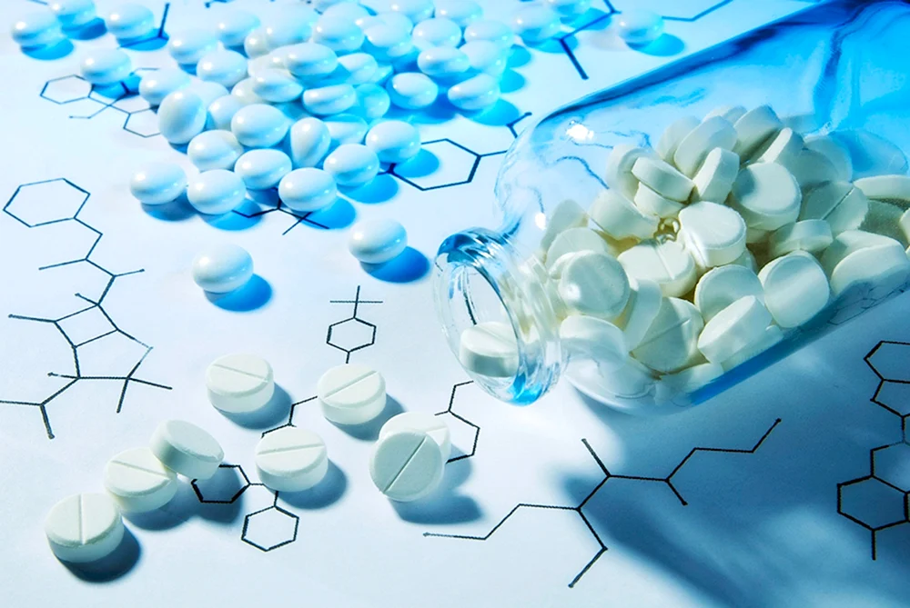 Pharmakologe mit Medikamenten