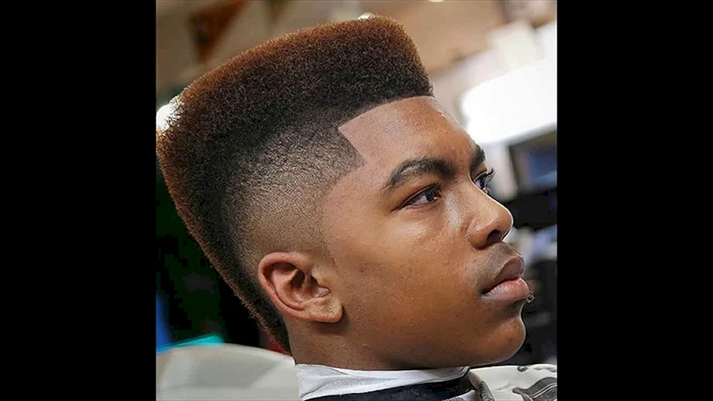 Fade mit Irokesenschnitt