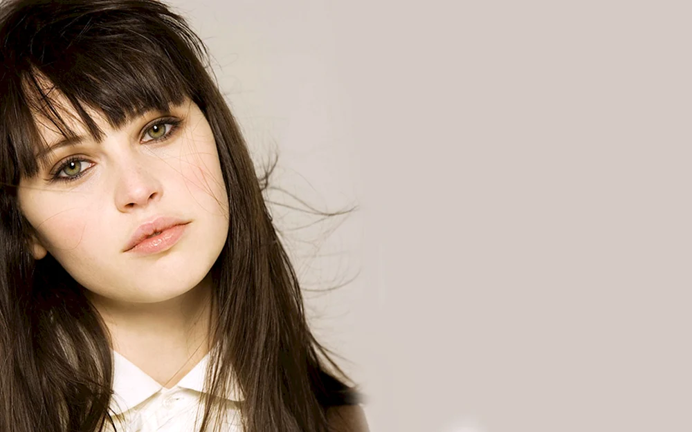 Felicity Jones Dolce Gabbana