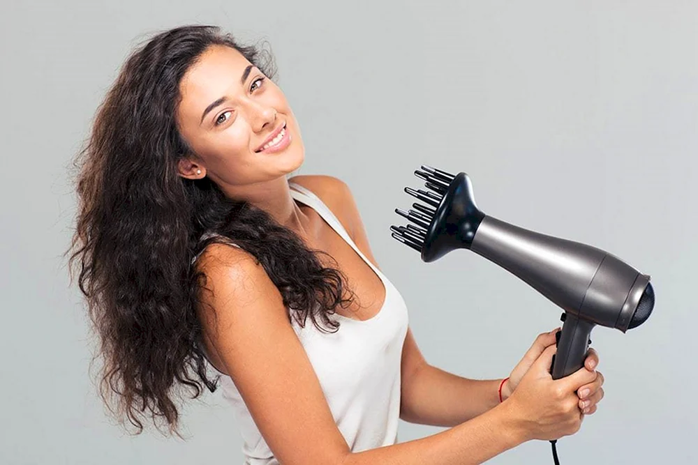 Kurzes Haar mit Diffusor