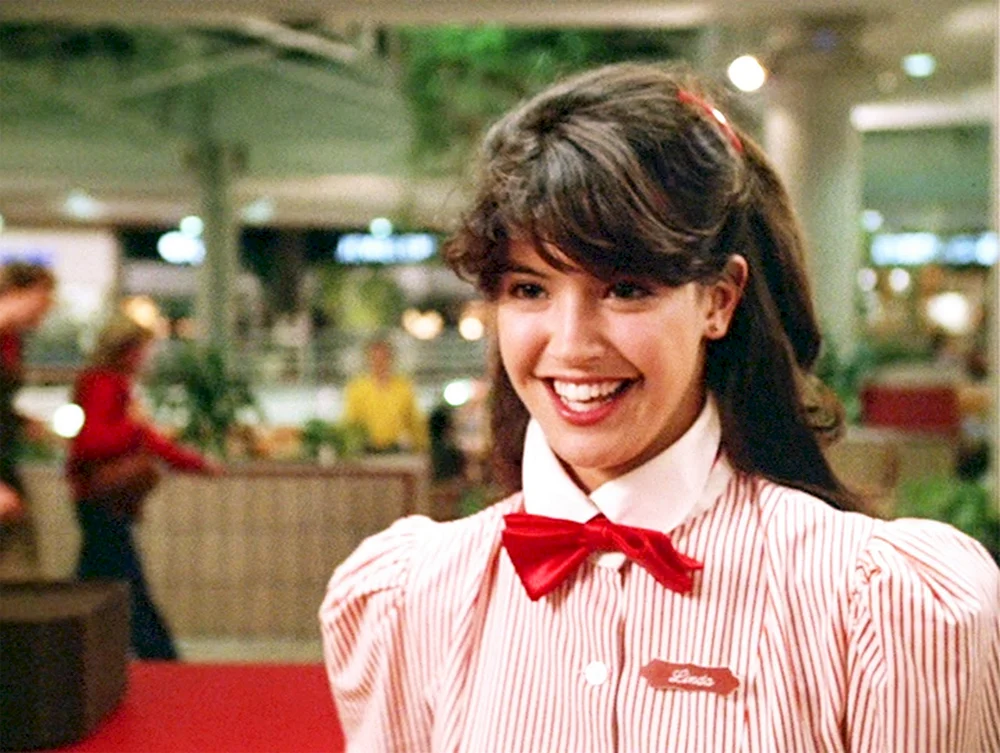Phoebe Cates. Phoebe Cates