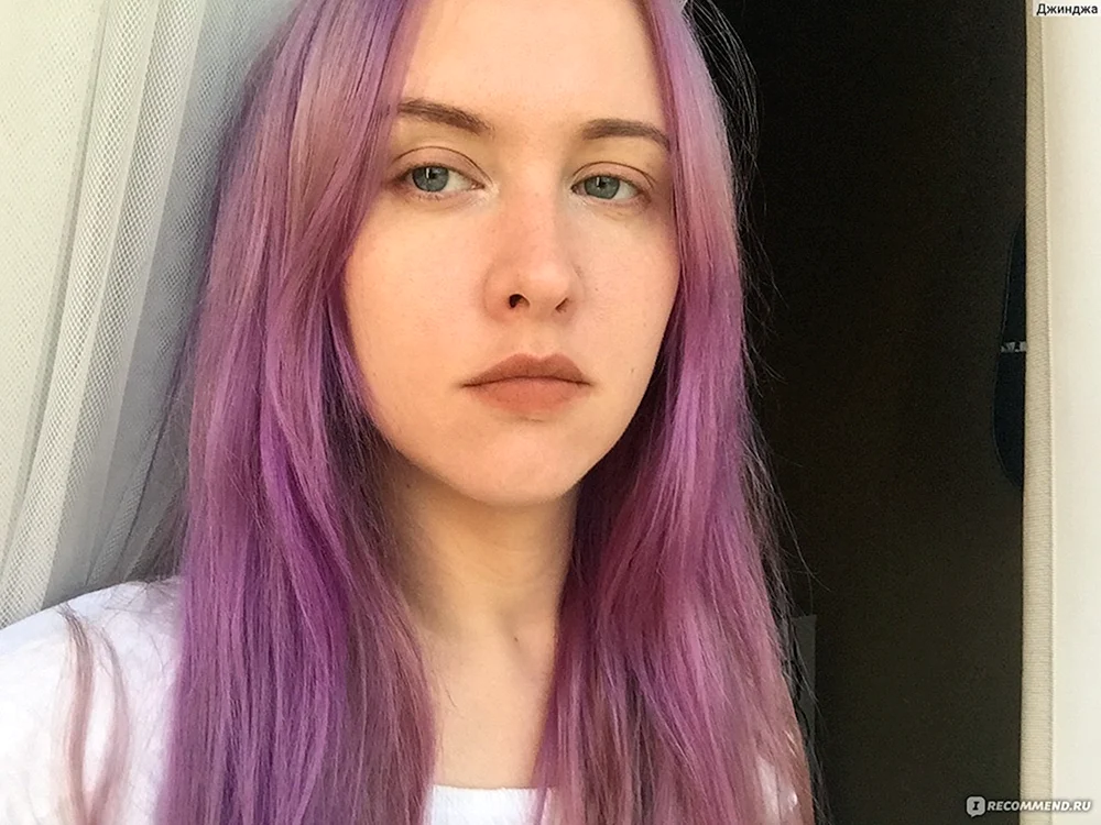Violettes Tonikum für dunkles Haar ohne Aufhellung