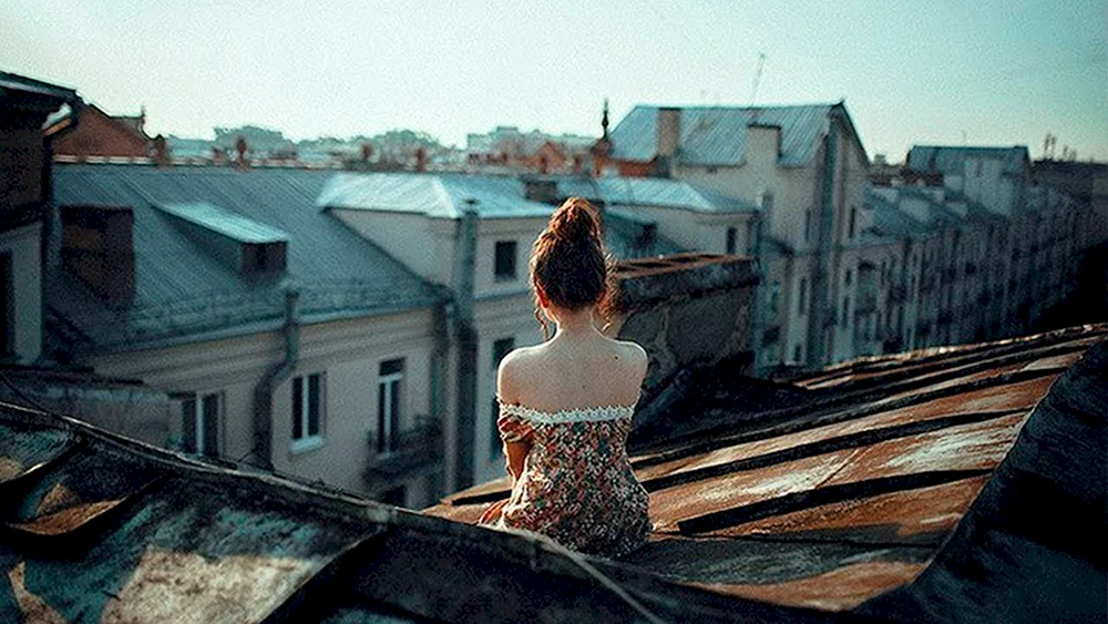 Rooftop Fotoshooting. Rooftop-Mädchen auf dem Dach sitzendMädchen auf dem DachAnna Konchakovskaya Sophie StrokattoMädchen auf dem DachMädchen auf dem DachBrunette auf der SeiteAngelina Nicolaou auf dem Dach. Wolkenkratzer