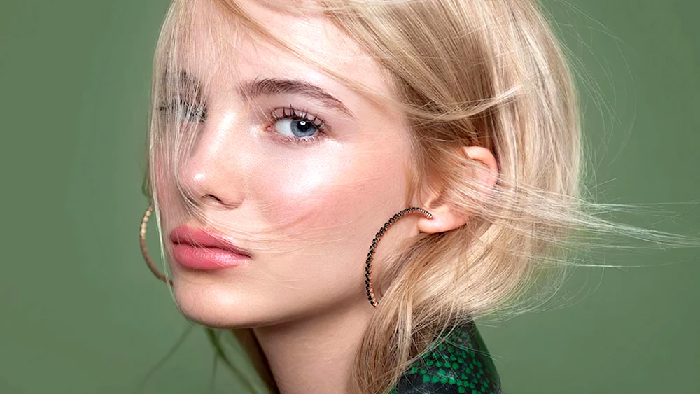 Freya Allan Schauspielerin