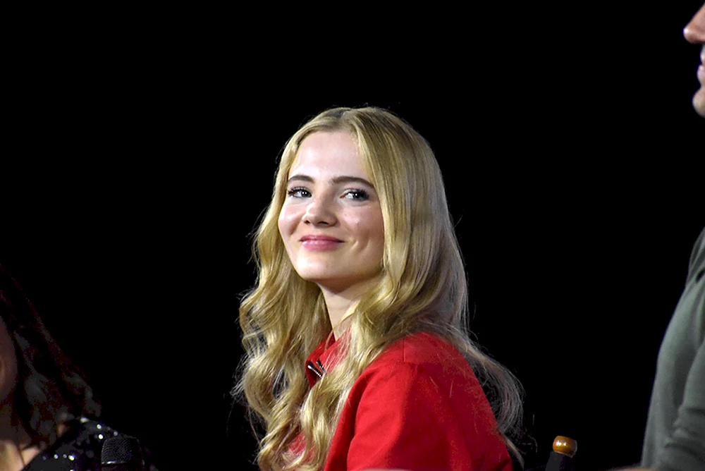 Freya Allan