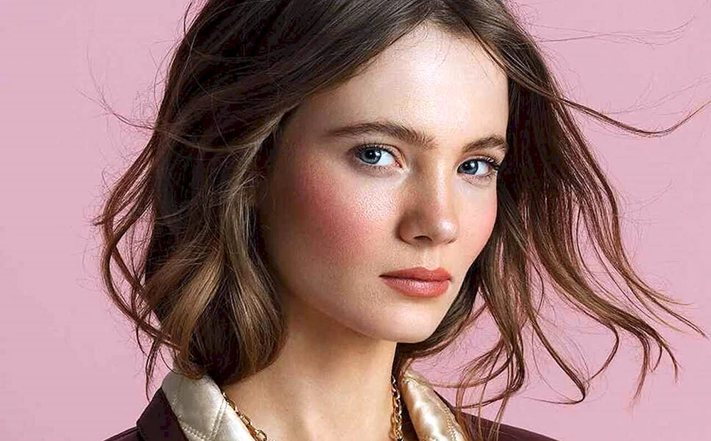 Freya Allan