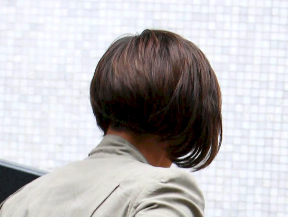 Frankie Sandford kurzer Haarschnitt