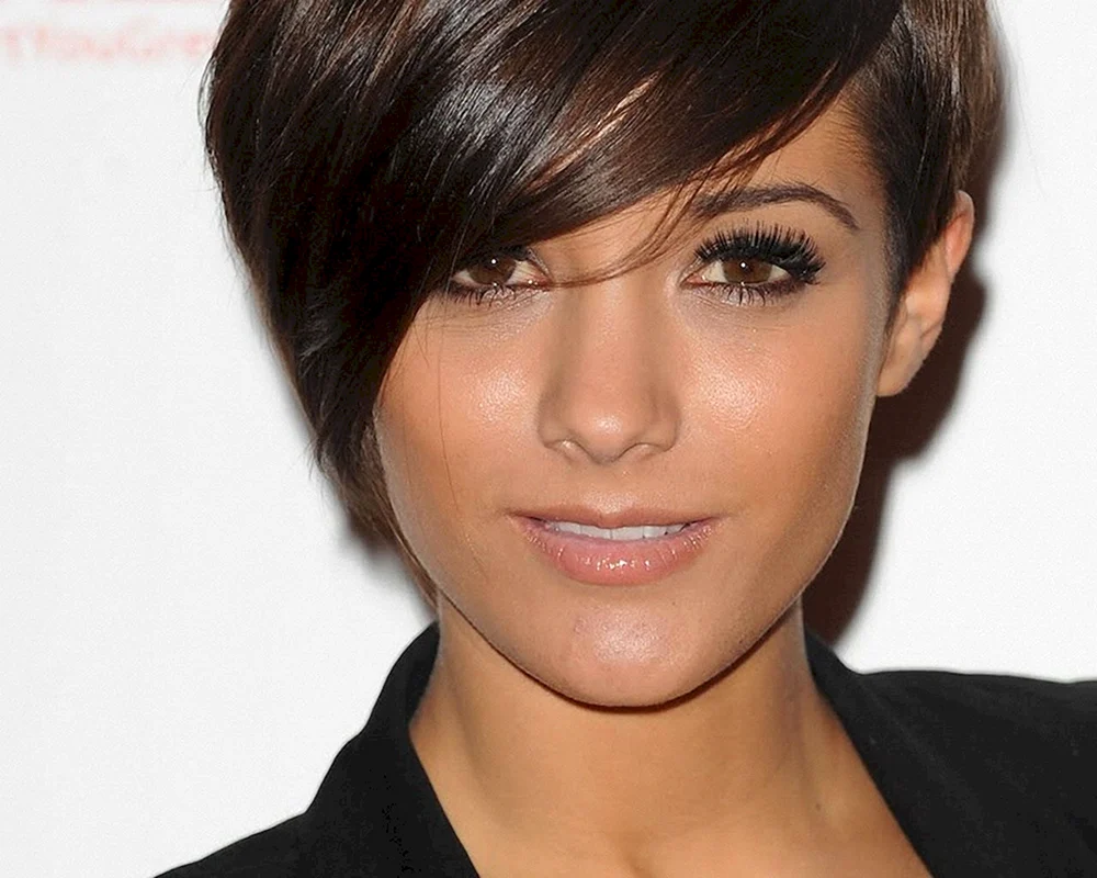 Frankie Sandford Kurzhaarschnitt