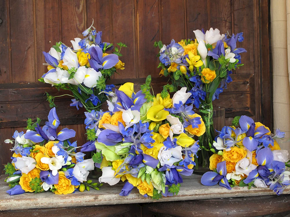 Iris und Lisianthus Strauß