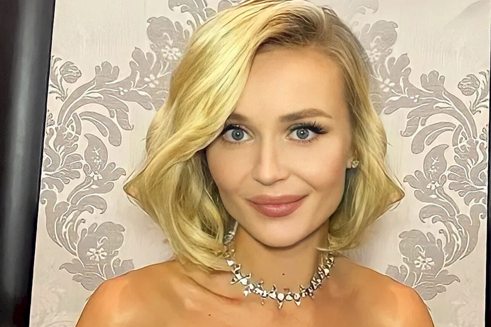 Polina Gagarina in ihrer Jugend voll