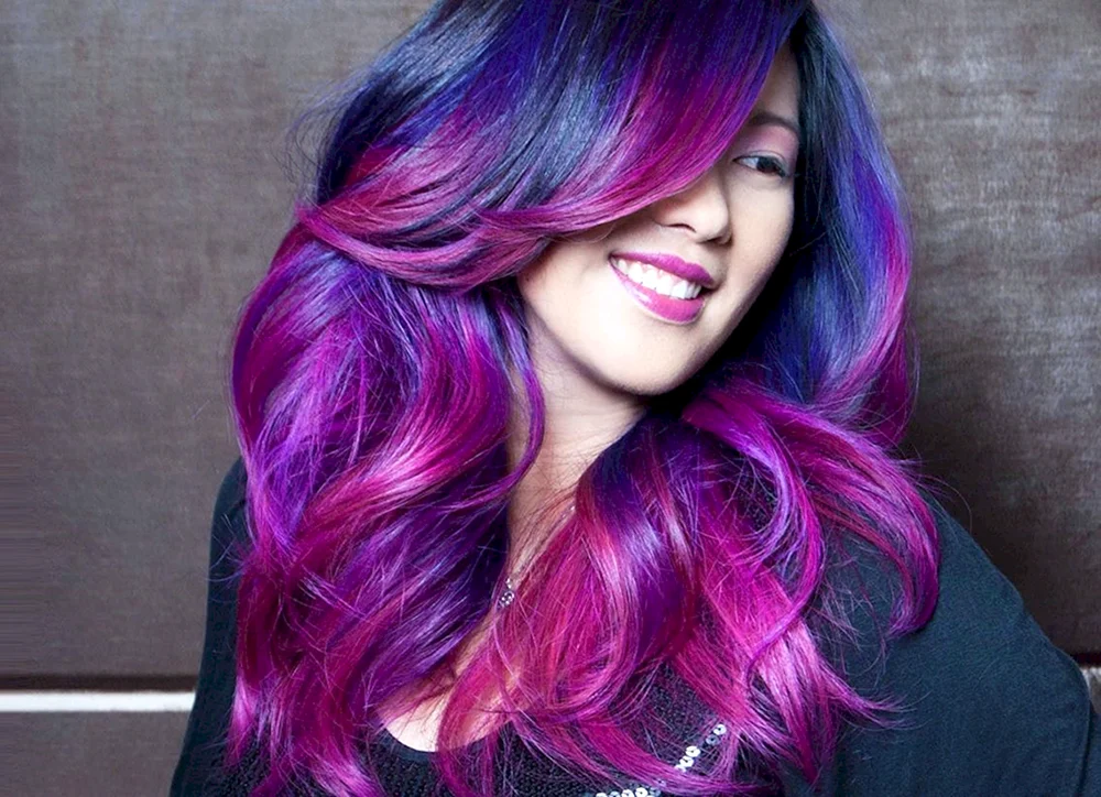Schönes gefärbtes Haar Haare