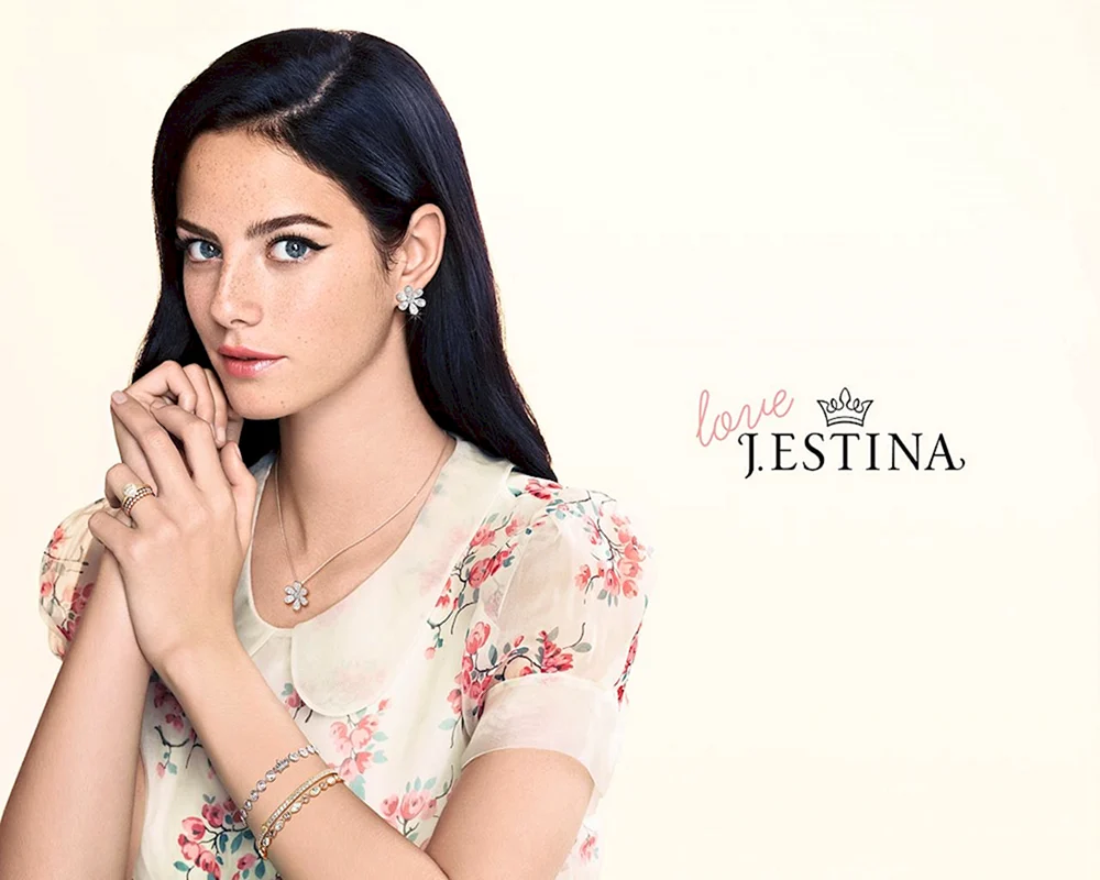 Kaya Scodelario milchlutscher