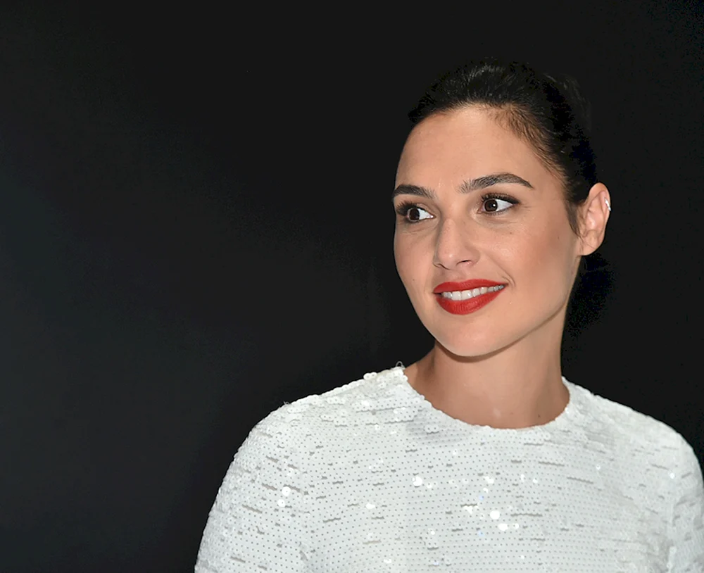 Gal Gadot. Gadot 2022