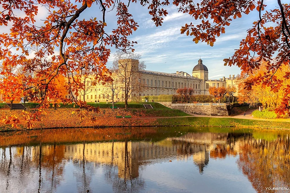 Michailowski-Schloss in St. Petersburg St. Petersburg Herbst