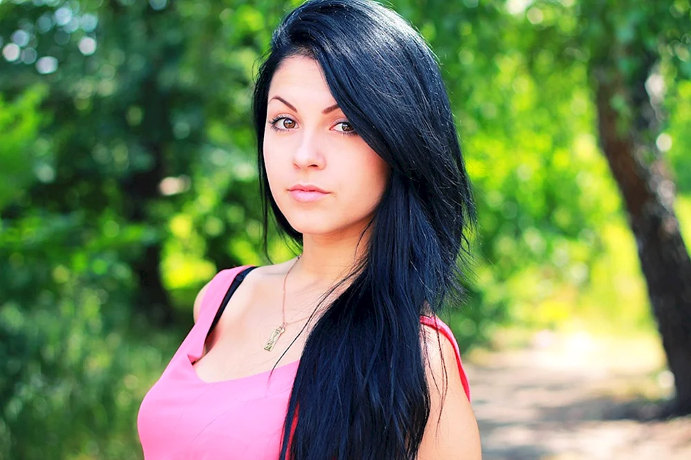 Schwarze Haarfarbe