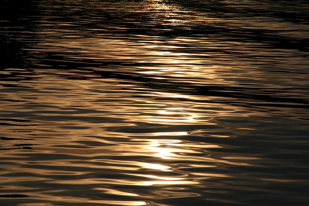 Glasur auf dem Wasser