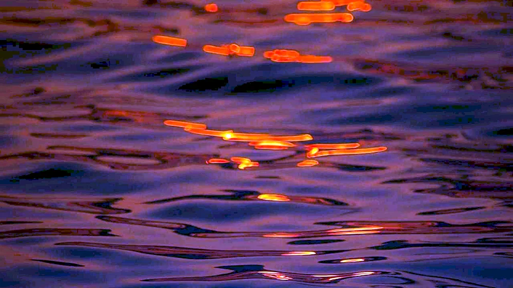 Glasur auf dem Wasser