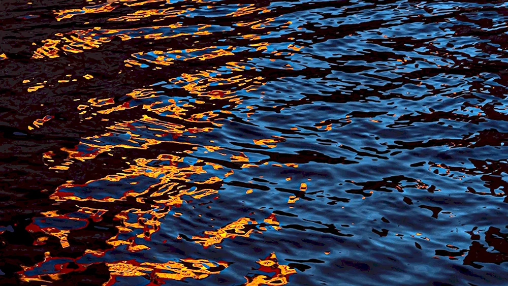 Sonnenblendung auf dem Wasser