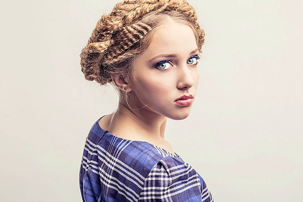 Ball Frisuren mit Zöpfen