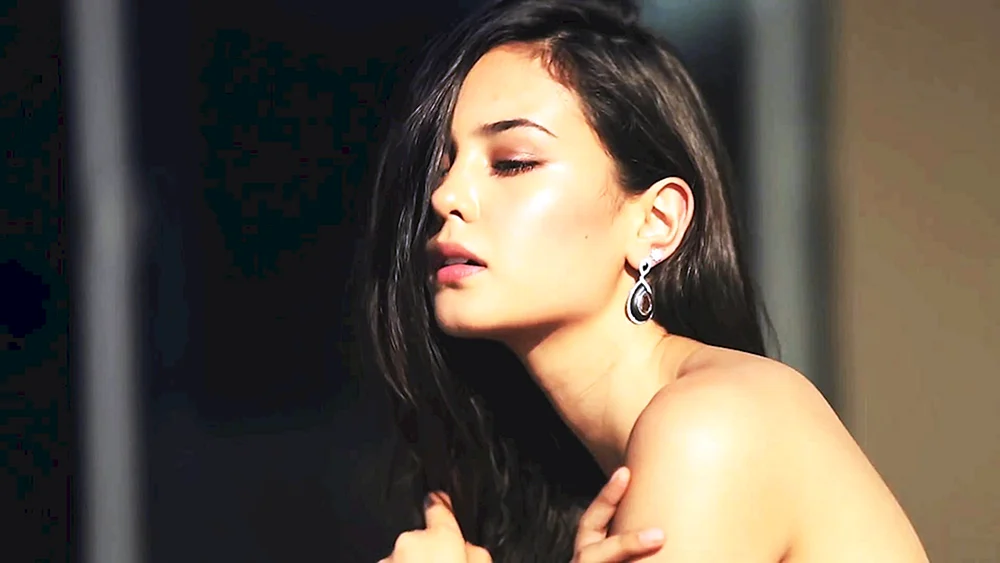 Courtney Eaton Schauspielerin