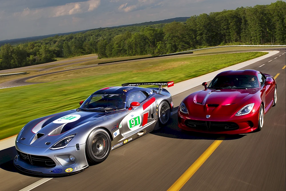Dodge Viper racing