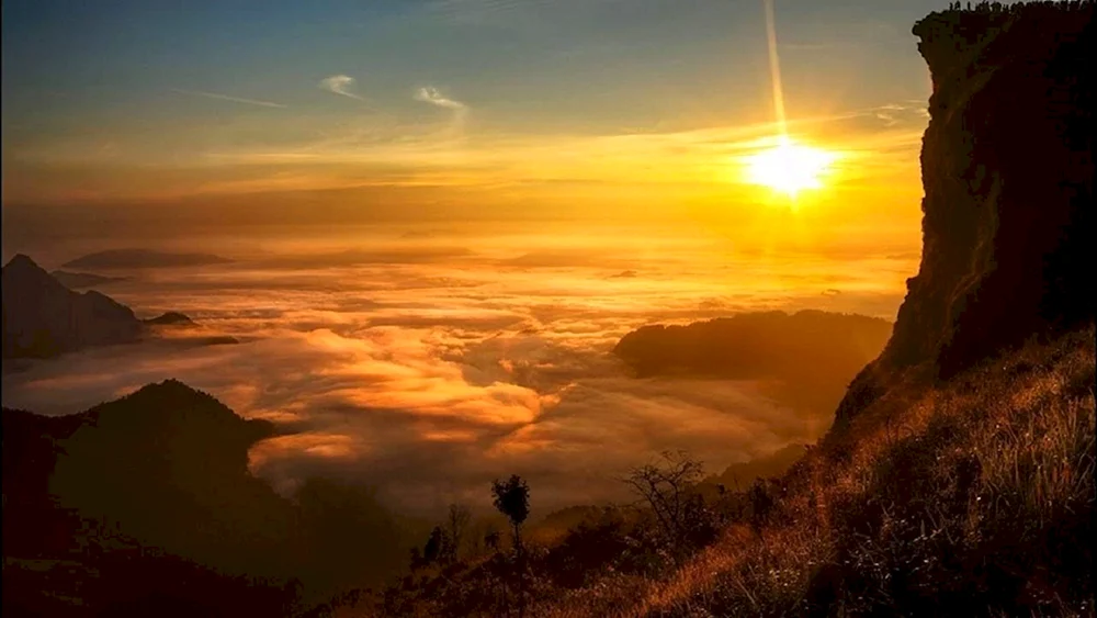 Bergsonnenaufgang im Himalaya