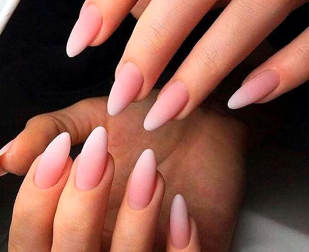 Gradient Mandel nude