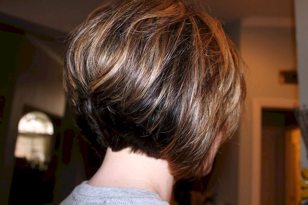 Pixie Schnitt mit Asymmetrie