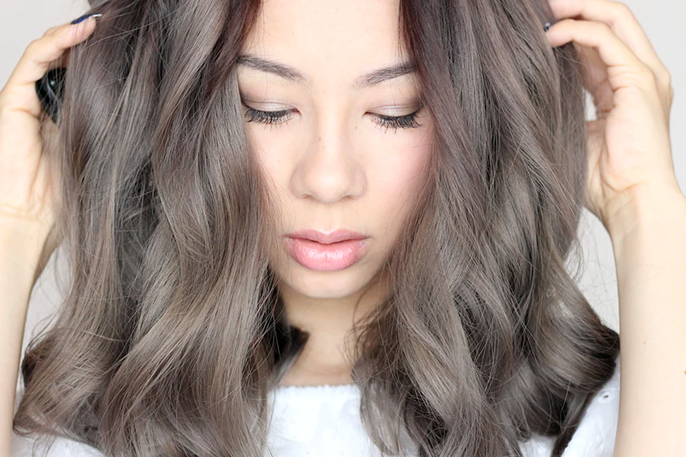 Graubraune Haarfarbe