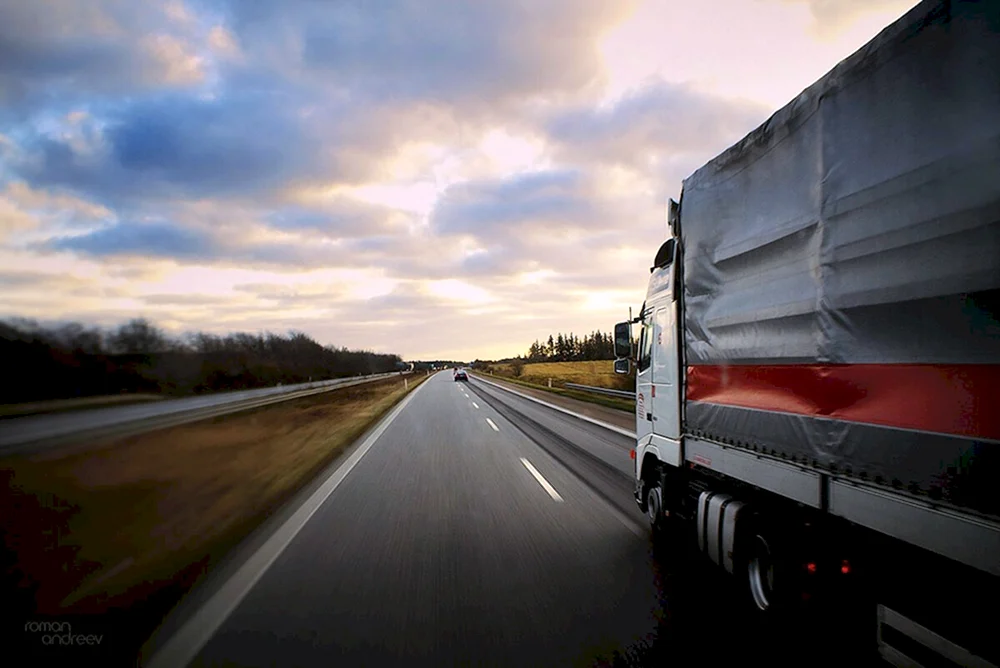 LKW auf der Straße