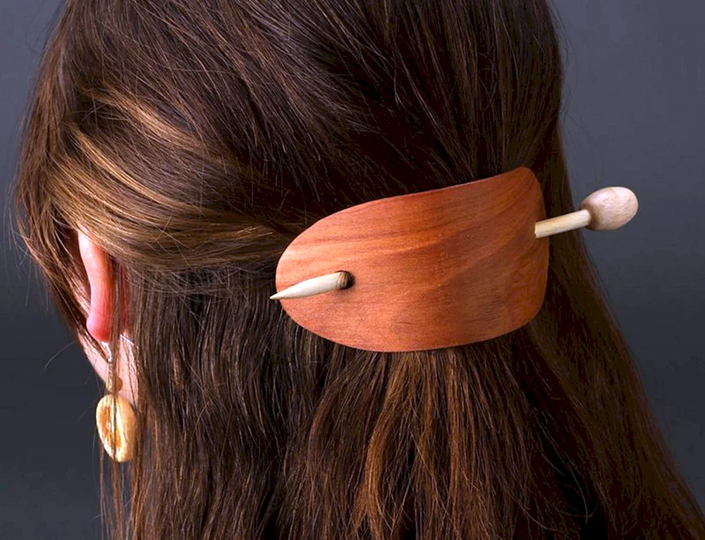 Bun mit Bleistift