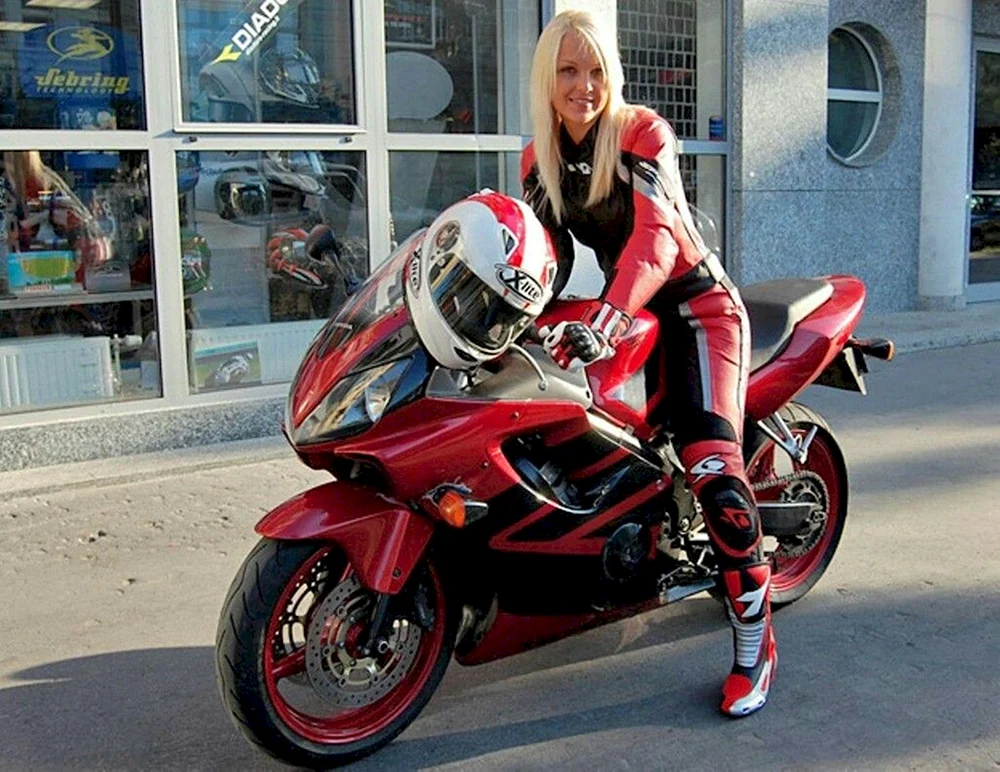 Yana Abramova Motorrad-Rennfahrerin