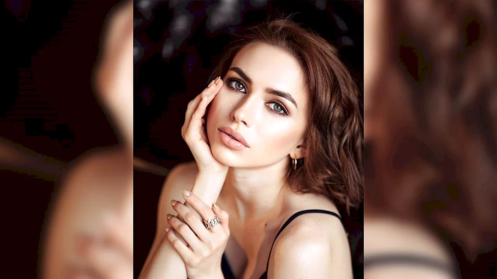 Yana Enzhaeva Schauspielerin
