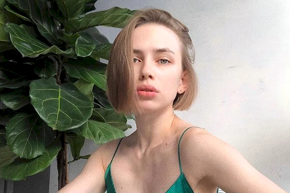 Yana Yenzhayeva Schamlos 2017