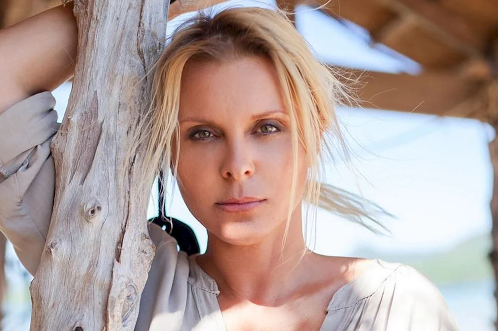 Yana Troyanova Schauspielerin