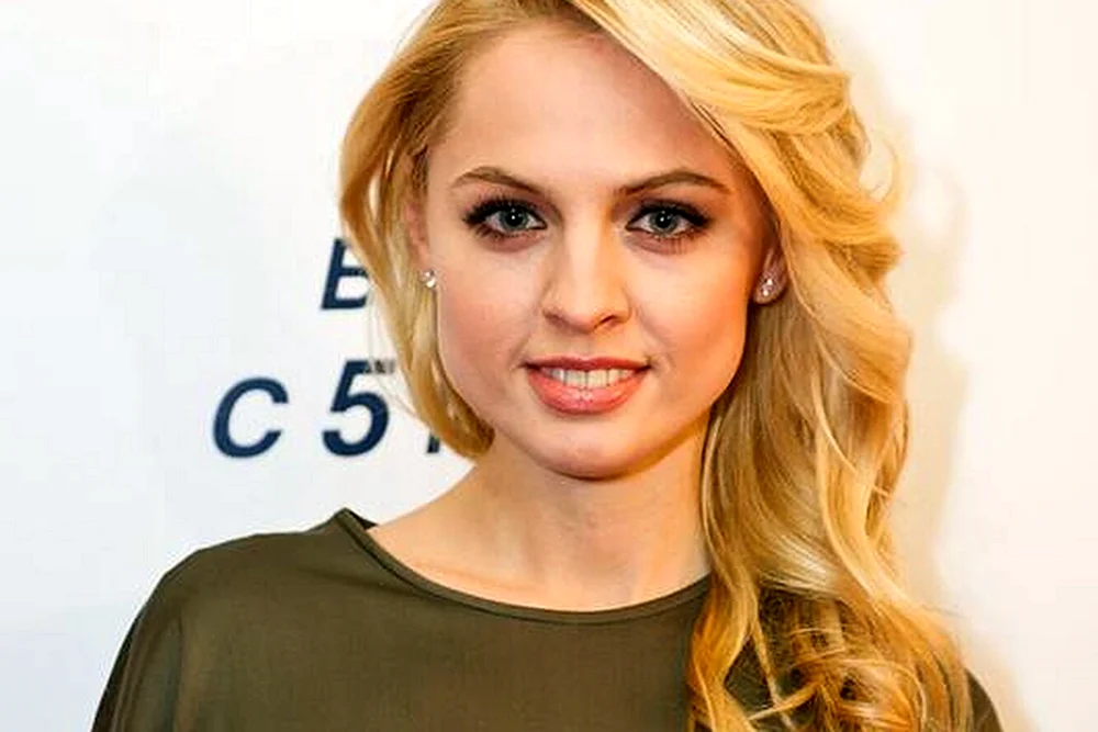 Yanina. Studilina schauspielerin