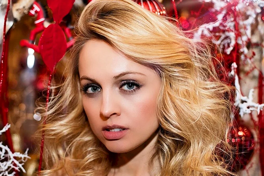 Yanina Studilina schauspielerin