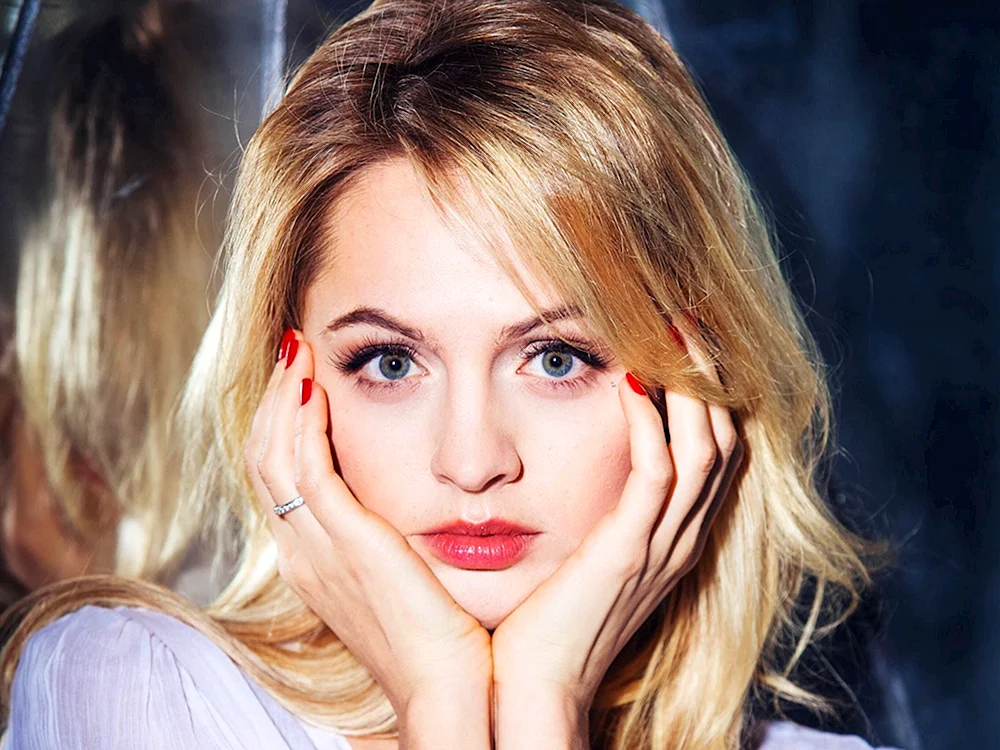 Yanina Studilina schauspielerin