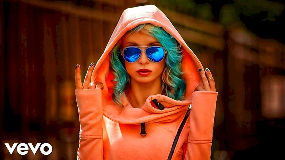 Schöne blonde Mädchen