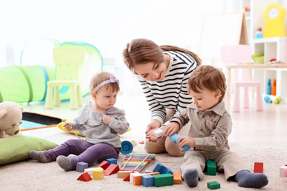 Betreuer mit Kindern