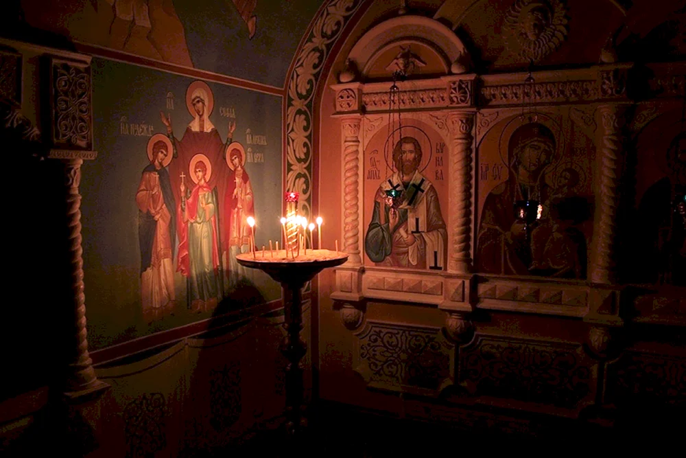 Der Ikonenaltar in der Kirche