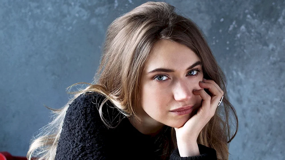Imogen Poots 2020