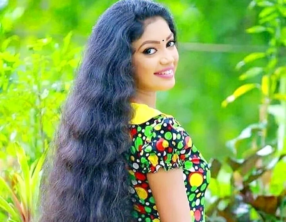 Indische Langhaarfrisuren