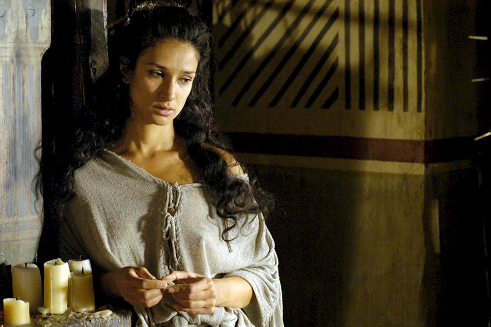 Indira Varma Niobe