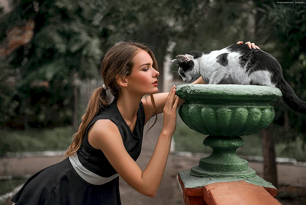 Mädchen mit Katze