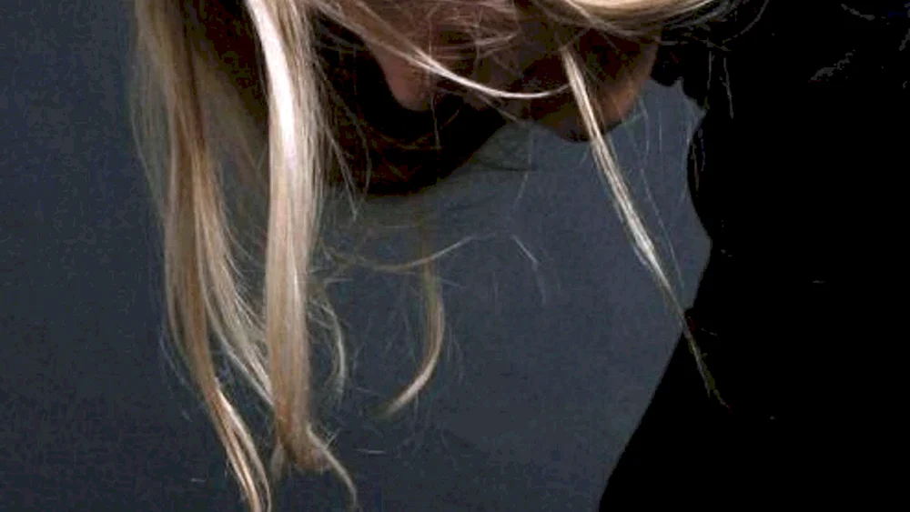 Mädchen mit einem blonden Bob