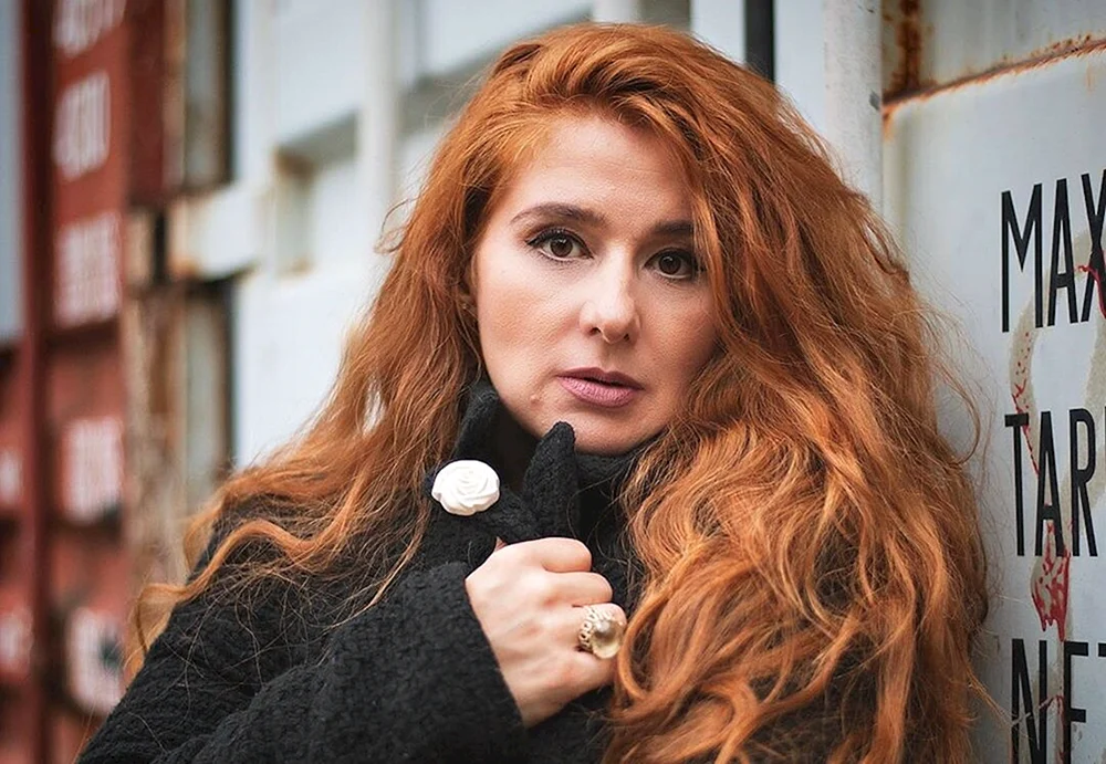 Yulia Kuvarzina Schauspielerin. 2022