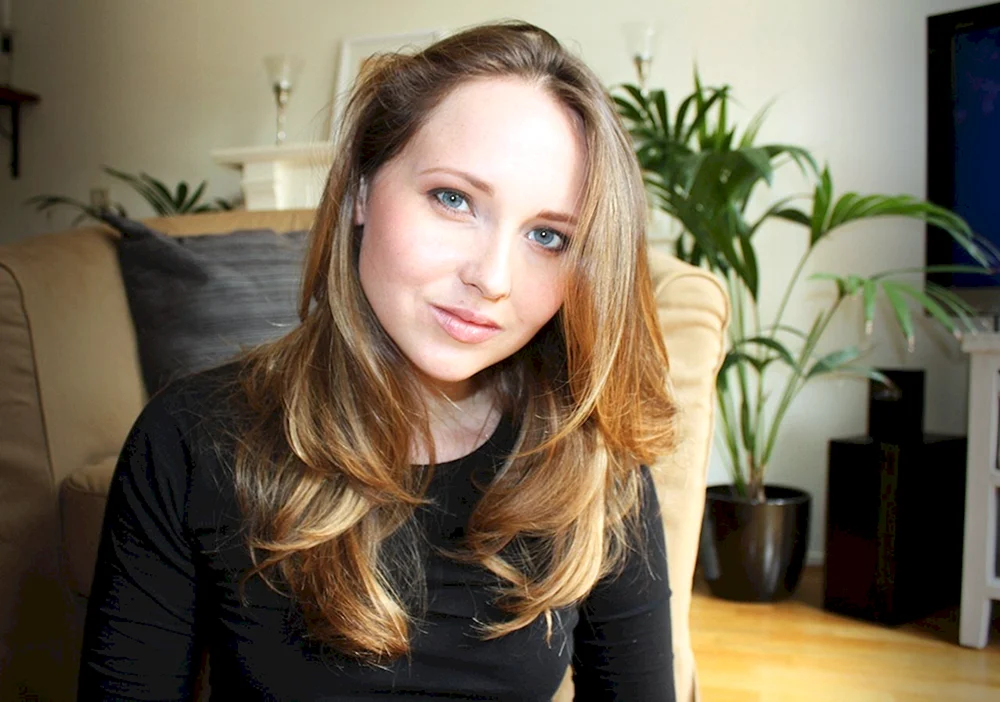 Yulia Melnikova Naira