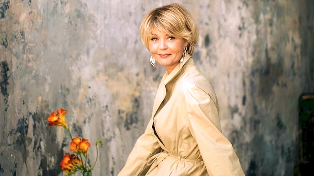 Menshova Haarschnitt 2022